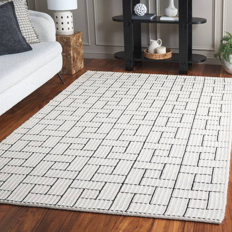 Safavieh Natura Nat719A Ivory/Black Rug.
