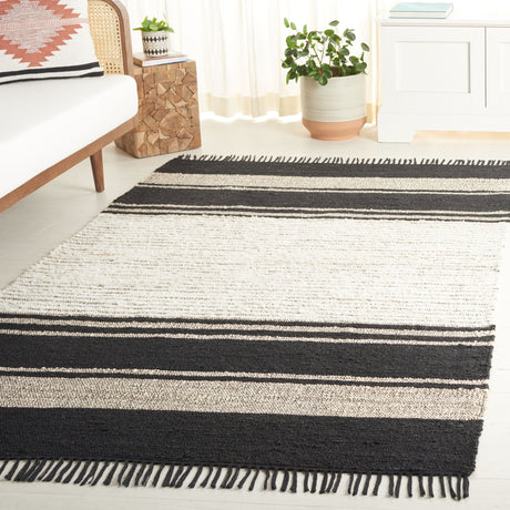 Safavieh Natural Fiber Nf203Z Ivory/Black Rug.