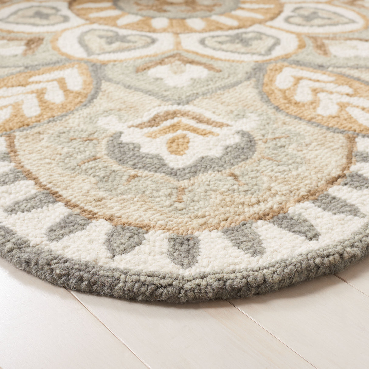 Safavieh Novelty Nov604A Ivory/Beige Rug.