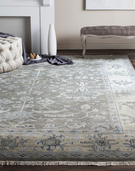 Safavieh Oushak Osh235A Charcoal/Sandstone Rug.