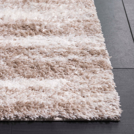 Safavieh Penelope Shag Pnl510E Taupe/Ivory Rug.