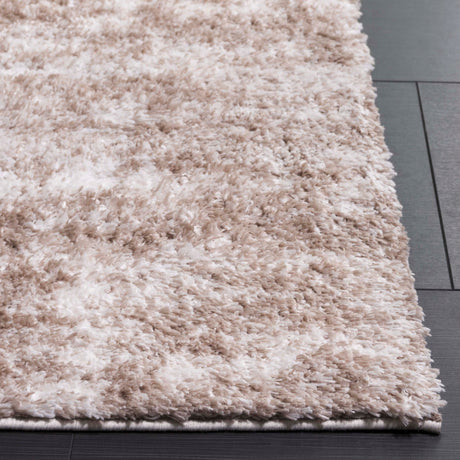 Safavieh Penelope Shag Pnl520E Taupe/Ivory Rug.