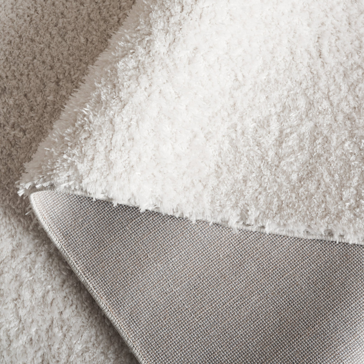 Safavieh Penelope Shag Pnl540A Ivory Rug.