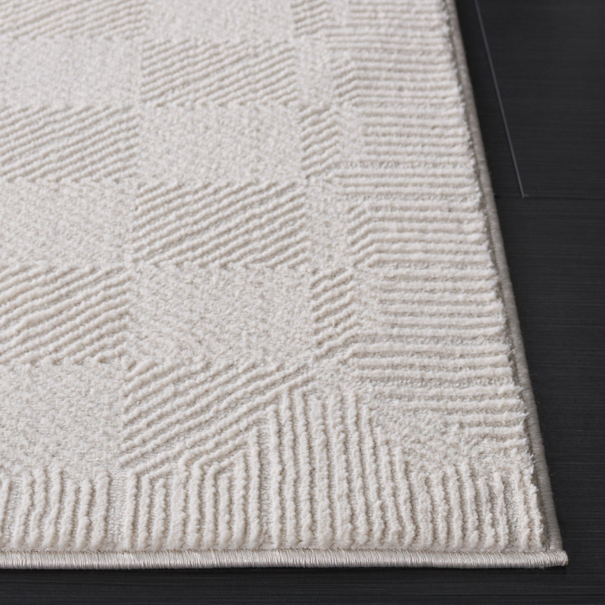 Safavieh Parker Prk122E Taupe Rug.