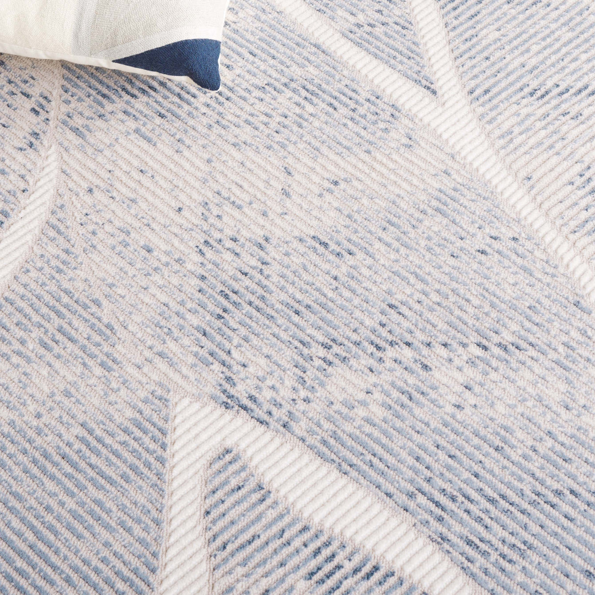 Safavieh Prestige Pte104A Ivory/Blue Rug.