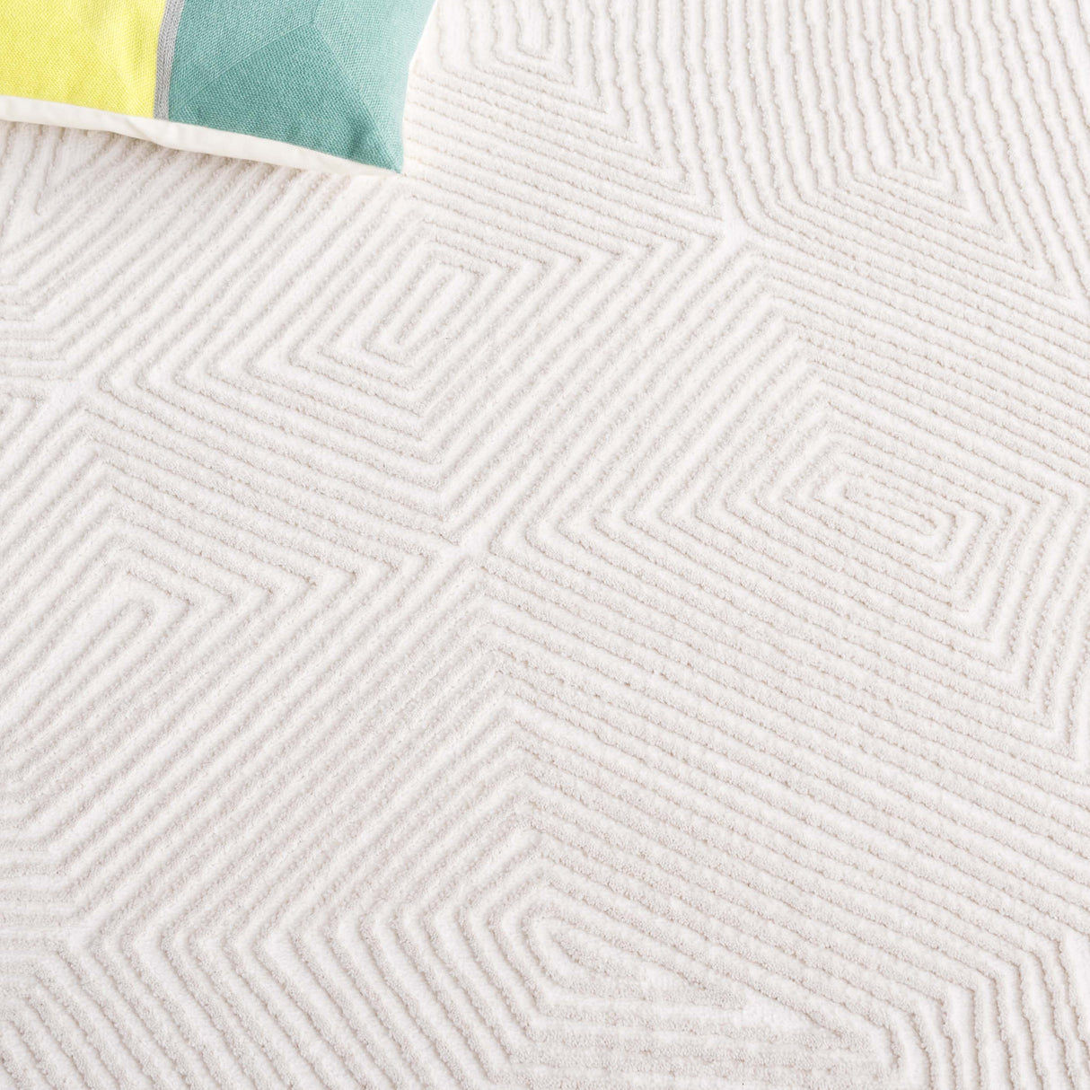 Safavieh Prestige Pte120A Ivory/Beige Rug.