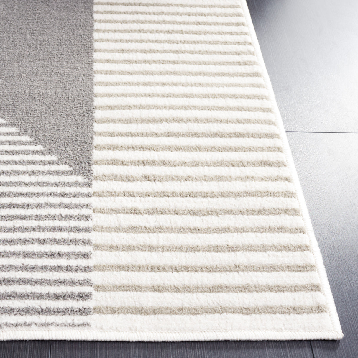 Safavieh Pyramid Pyr220A Ivory/Grey Navy Rug.