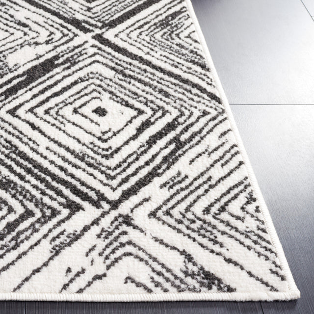 Safavieh Pyramid Pyr225A Ivory/Black Rug.