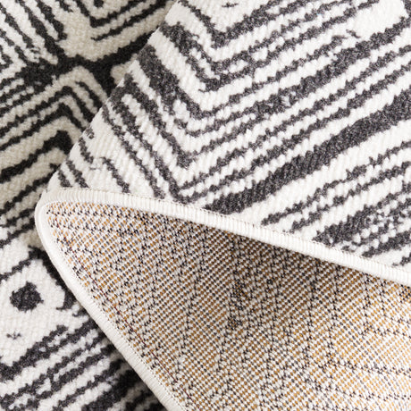 Safavieh Pyramid Pyr225A Ivory/Black Rug.
