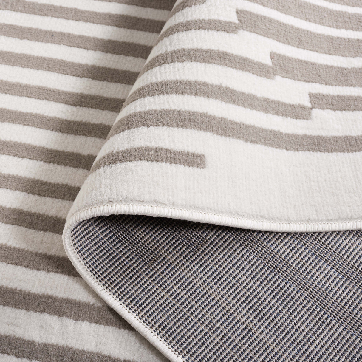 Safavieh Pyramid Pyr243A Ivory/Grey Rug.