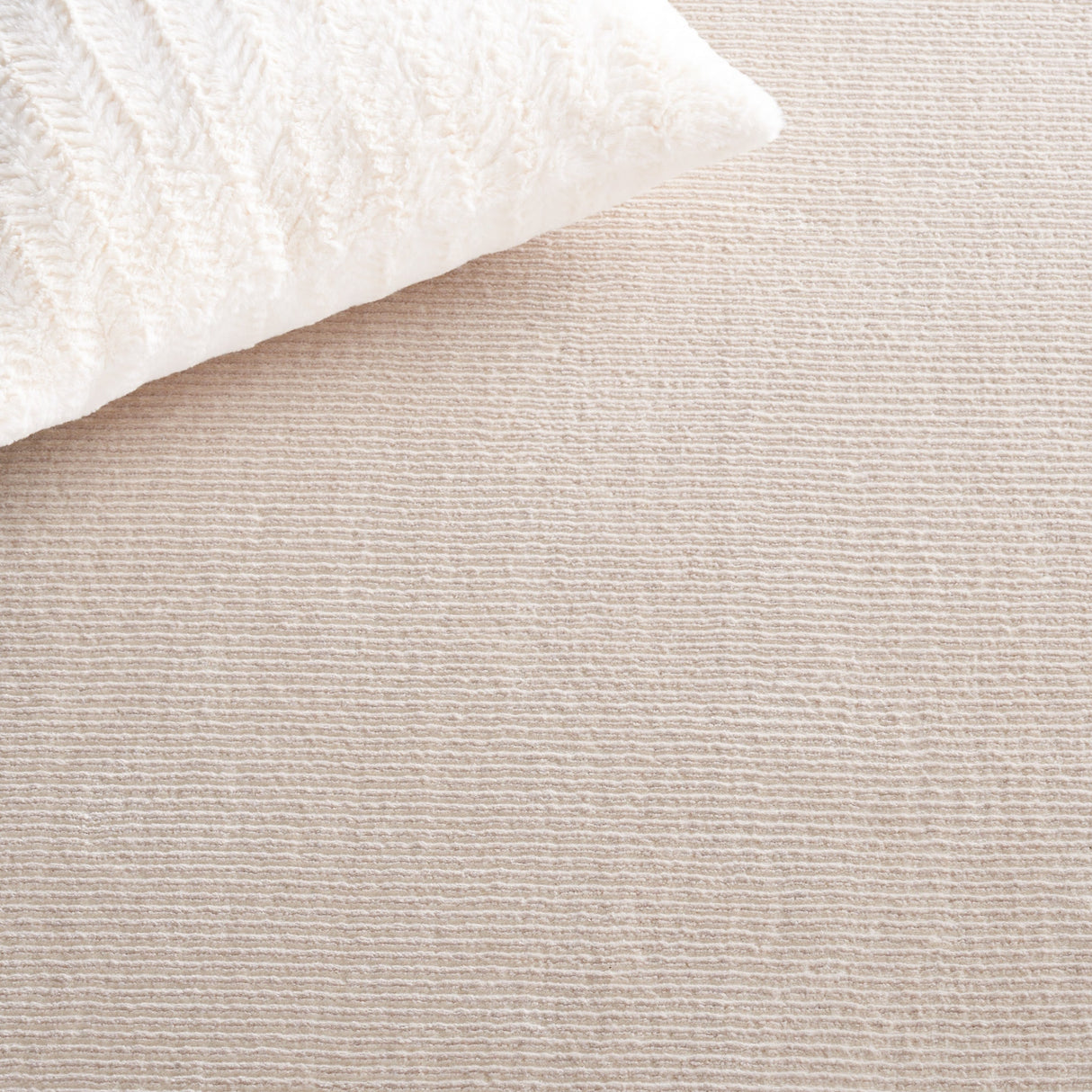Safavieh Revive Rev102B Beige Rug.