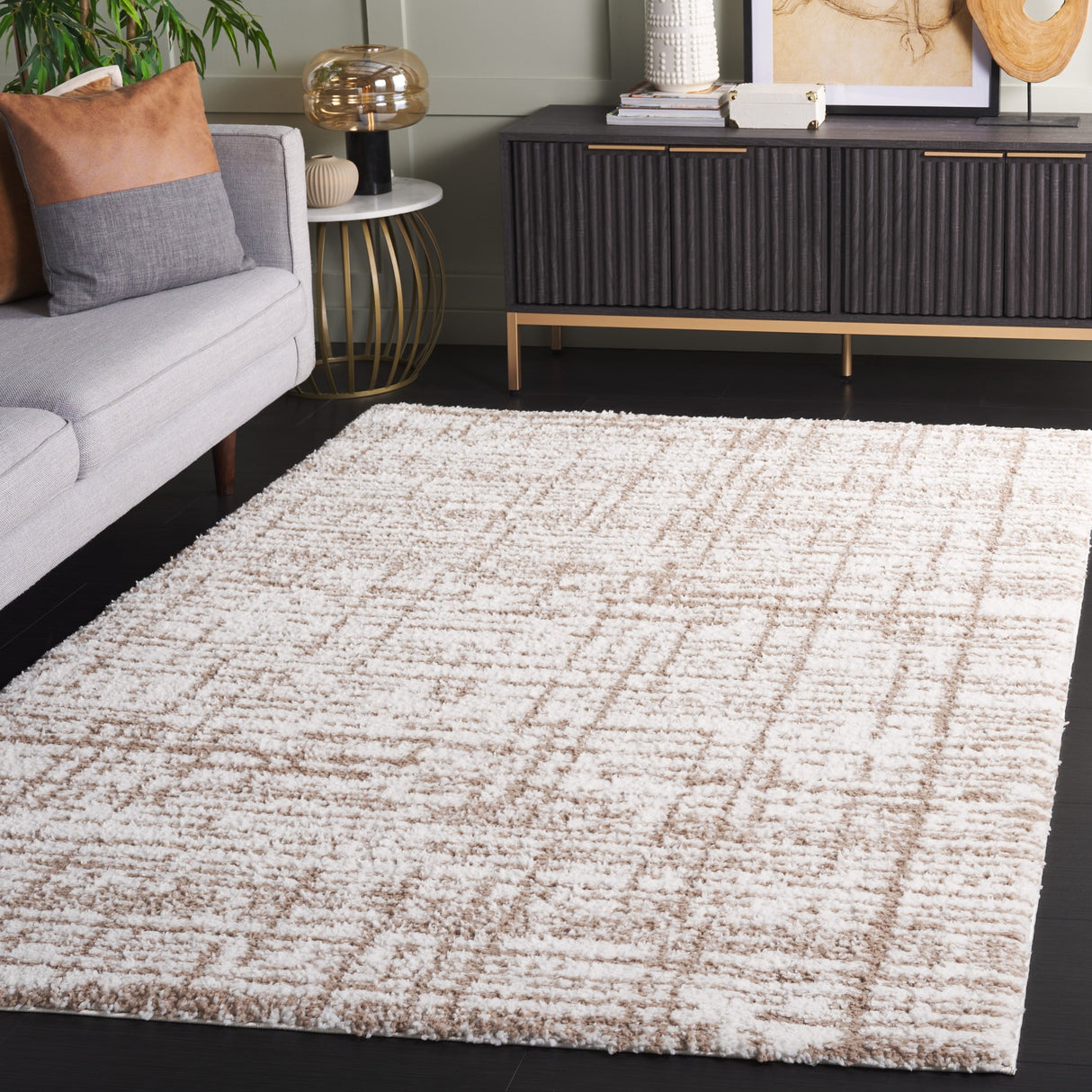 Safavieh Rumi Shag Rms132B Beige/Ivory Rug.