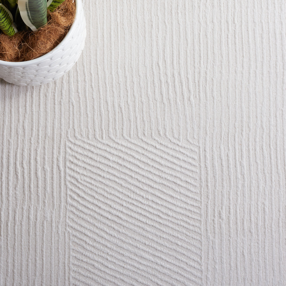 Safavieh Saylor Say100A Ivory Rug.