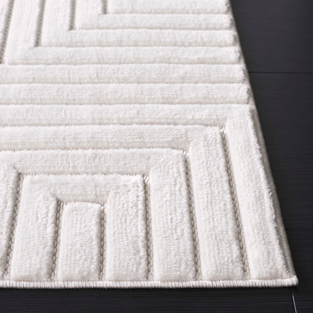 Safavieh Selena Sle662A Ivory Rug.