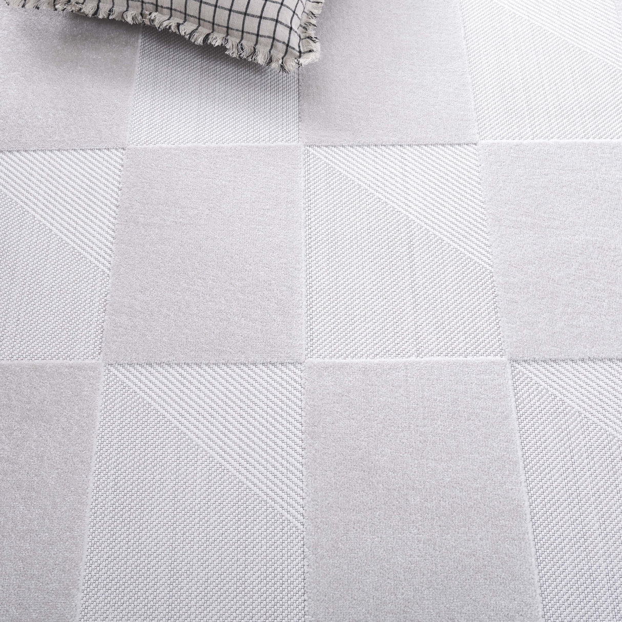 Safavieh Stella Sta102B Ivory Rug.