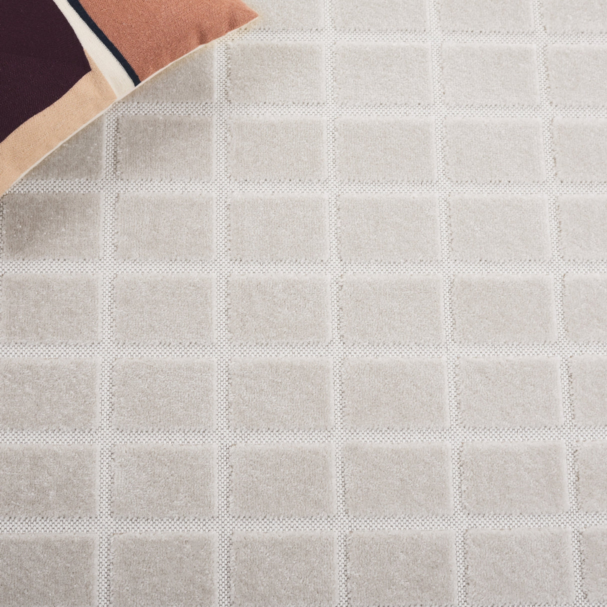 Safavieh Stella Sta114A Ivory Rug.