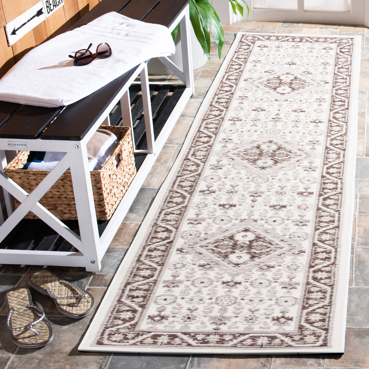 Safavieh Sunrise Sun620F Grey/Beige Black Rug.