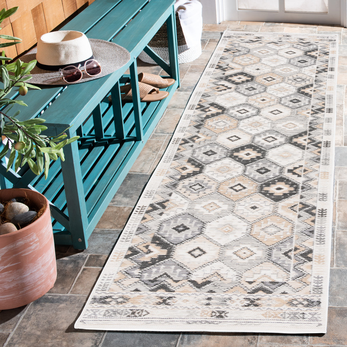 Safavieh Sunrise Sun630A Ivory/Grey Black Rug.