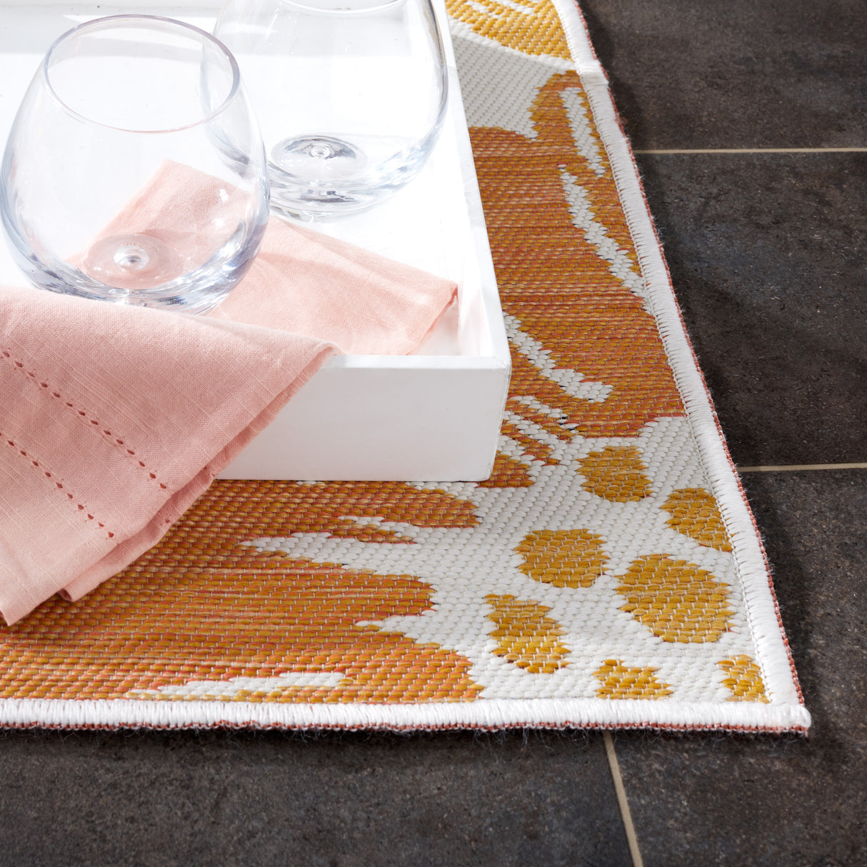 Safavieh Sunrise Sun689A Ivory/Rust Gold Rug.