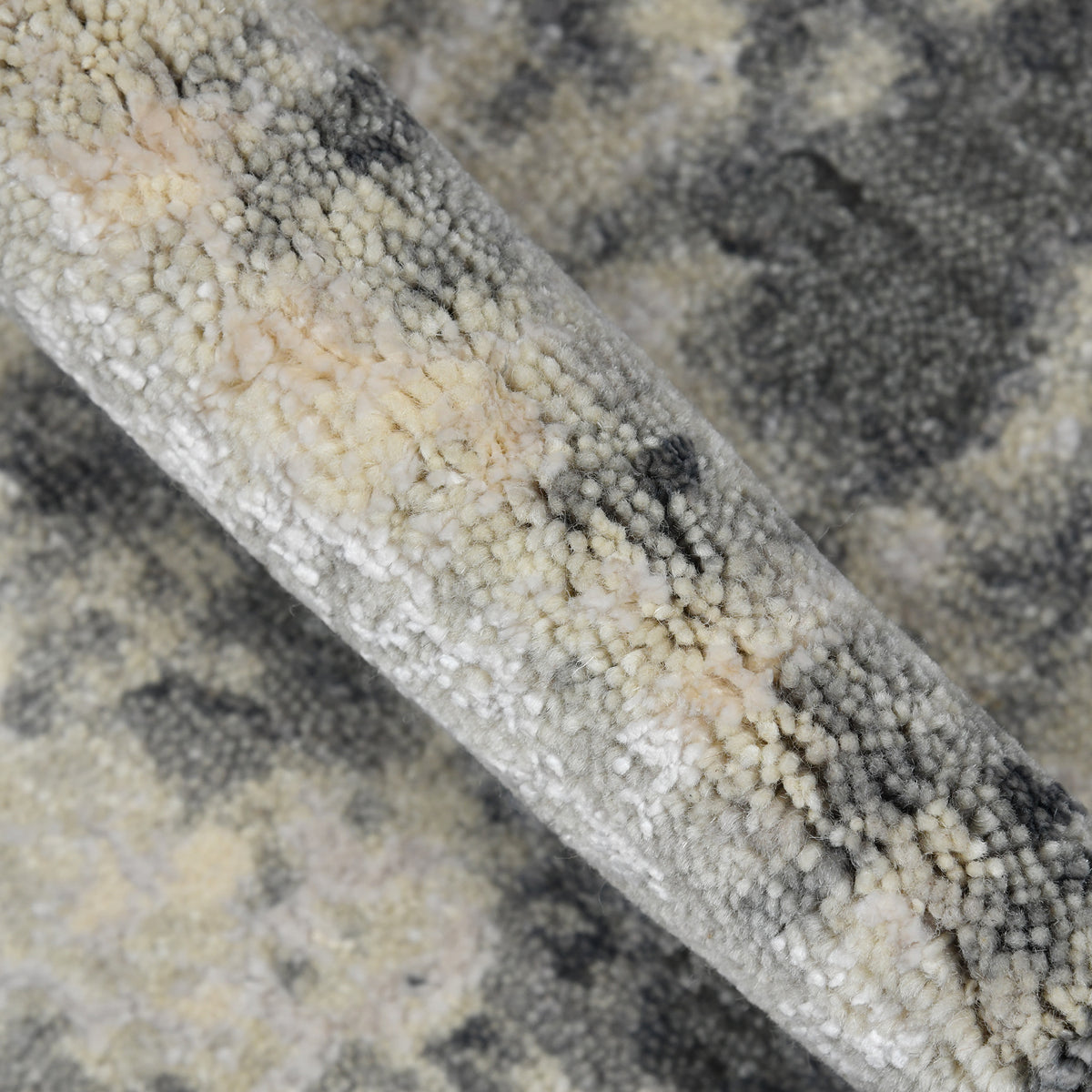 Amer Synergy SYN-45 Silver Sand area rug - color swatch view