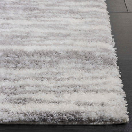 Safavieh Tahoe Shag Tho688F Ivory/Grey Rug.