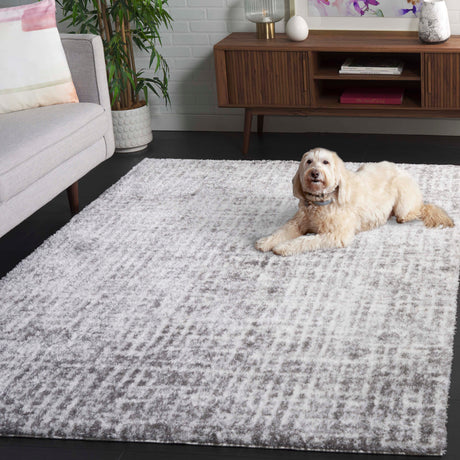 Safavieh Tahoe Shag Tho690F Ivory/Grey Rug.