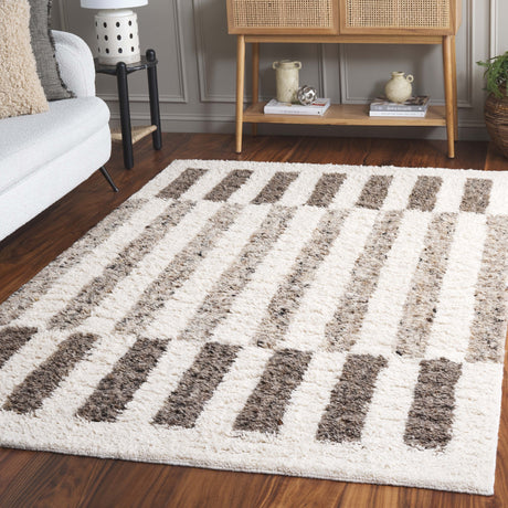 Safavieh Vermont Vrm220A Ivory/Grey Rug.