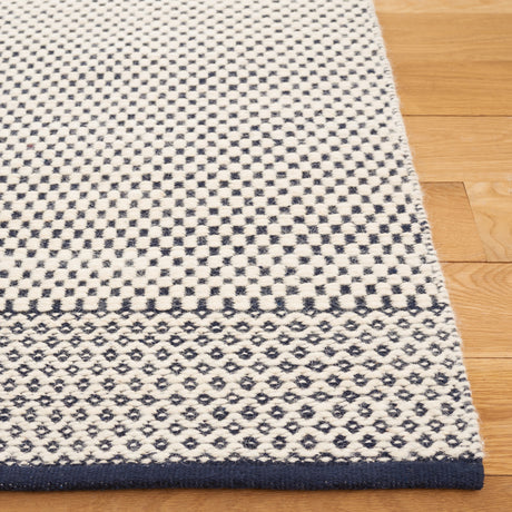 Safavieh Vermont Vrm906N Navy/Ivory Rug.