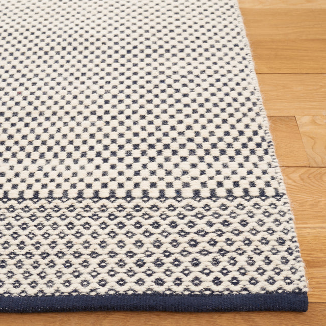 Safavieh Vermont Vrm906N Navy/Ivory Rug.