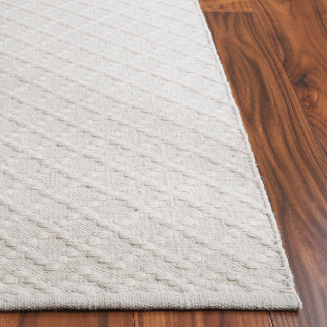 Safavieh Vermont Vrm908A Ivory Rug.