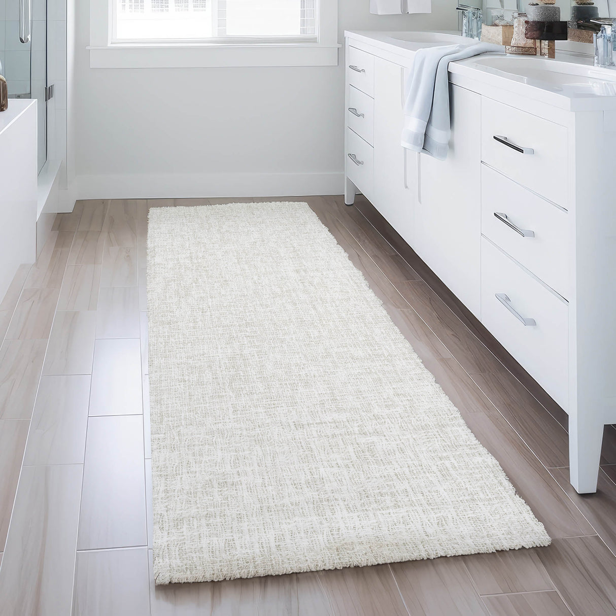Dalyn Voyage VY1 Transitional Machine Made Ivory Rug