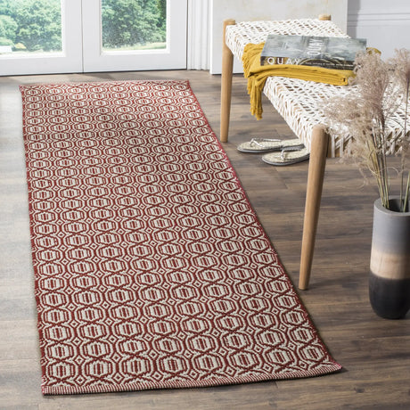 Safavieh Montauk 2'-3" x 8'-0" Rug in Ivory / Red