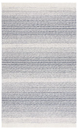 Safavieh Marbella 4'-0" x 6'-0" Rug in Ivory / Navy
