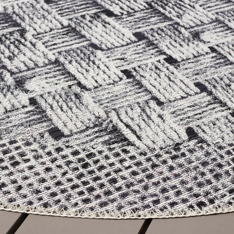 Safavieh Barbados 500 6'-6" x 6'-6" Rug in Black / Ivory