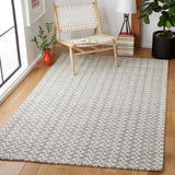 Safavieh Marbella 4'-0" x 6'-0" Rug in Ivory / Black