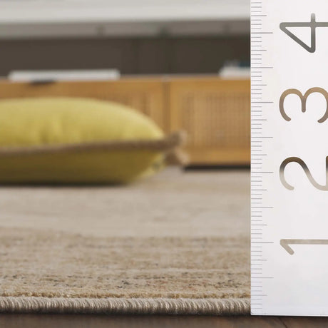 Safavieh Vintage 5'-3" x 7'-6" Rug in Creme