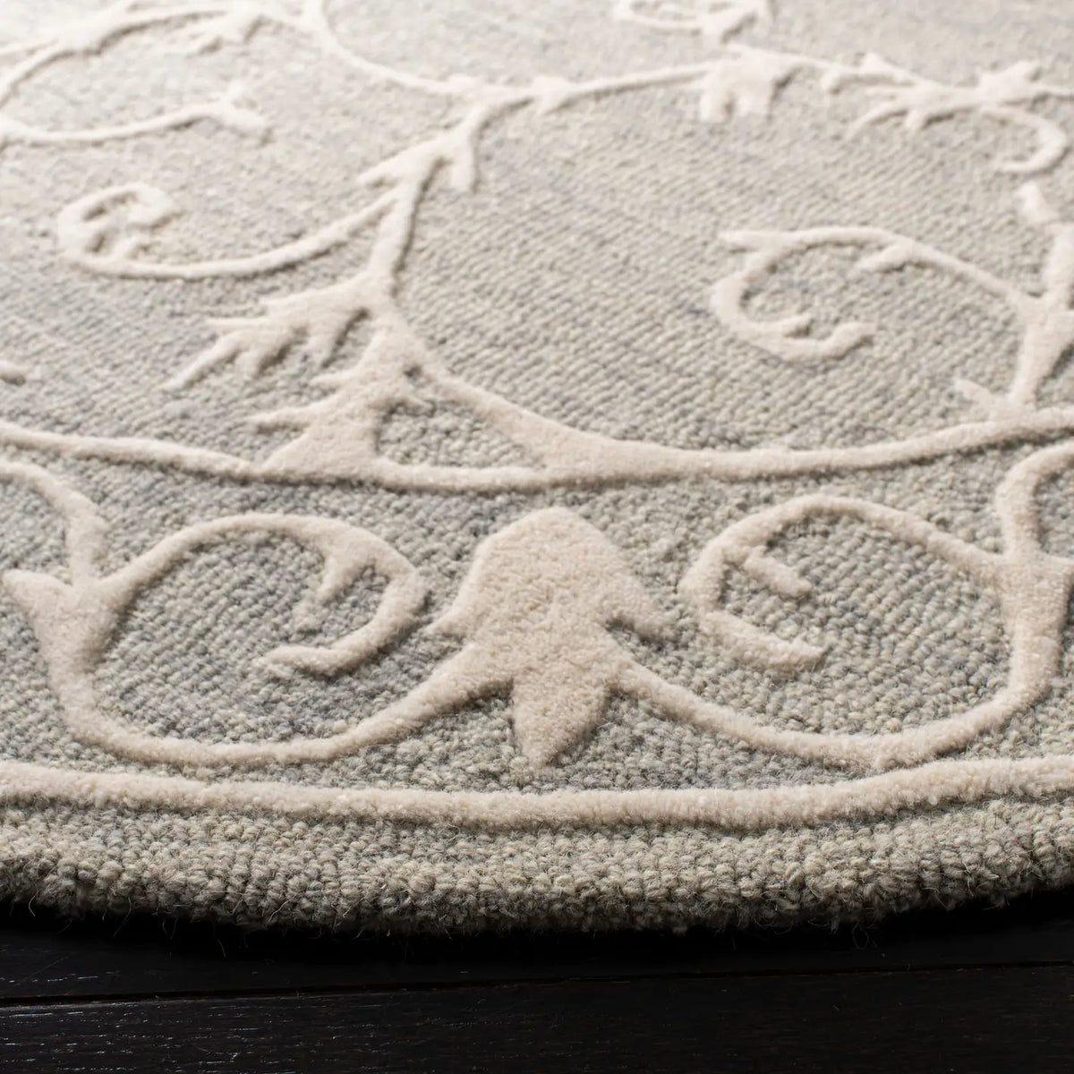 Safavieh Micro-Loop 5'-0" x 5'-0" Rug in Light Grey / Ivory