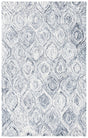 Safavieh Ikat 4'-0" x 6'-0" Rug in Silver / Grey