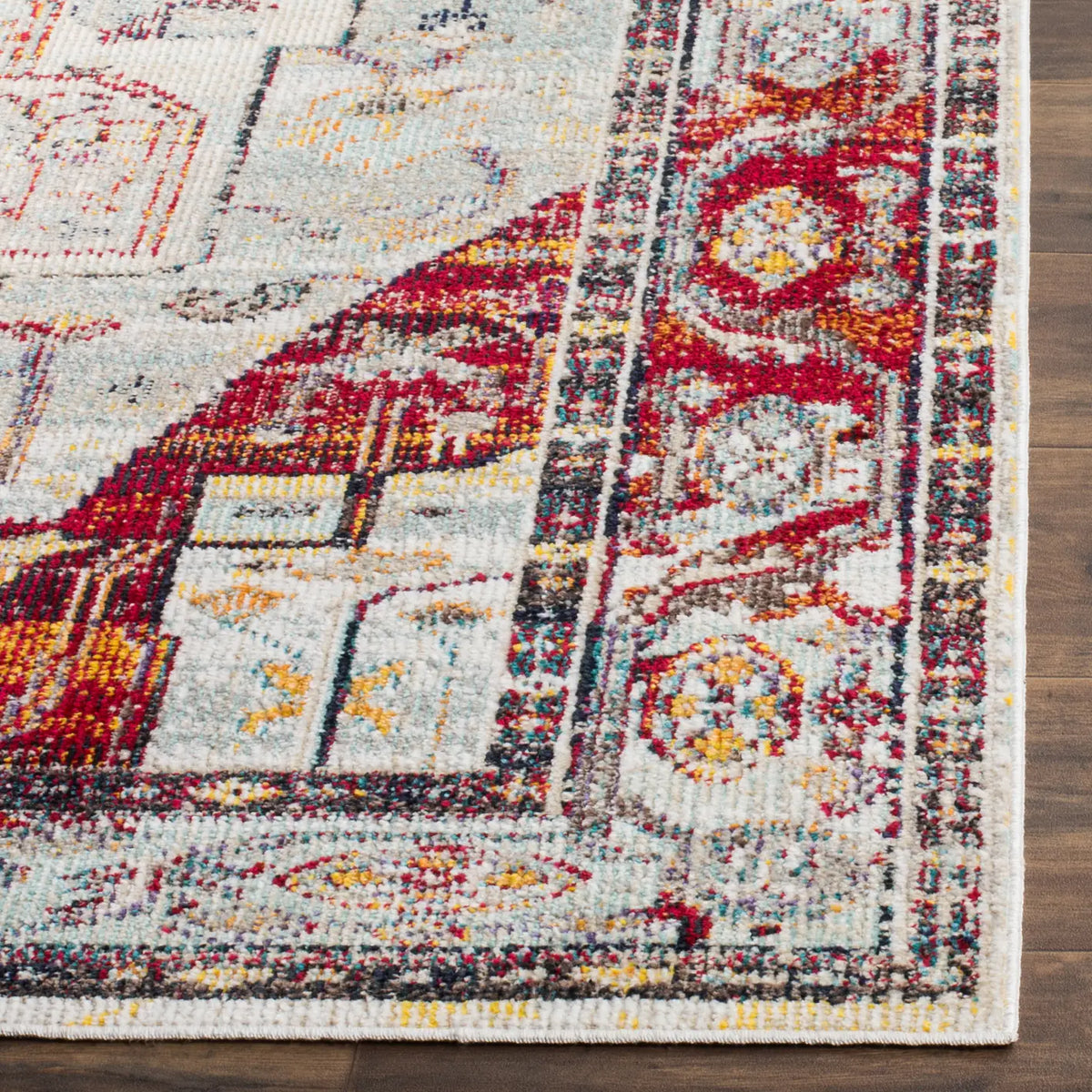 Safavieh Crystal 4'-0" x 6'-0" Rug in Light Blue / Red