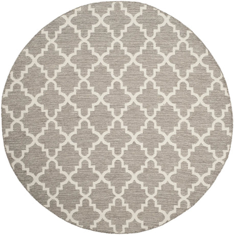 Safavieh Montauk 6'-0" x 6'-0" Rug in Grey / Ivory