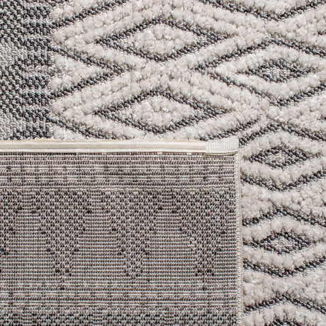 Safavieh Martha Stewart Berber Shag 5'-3" x 7'-6" Rug in Ivory / Charcoal