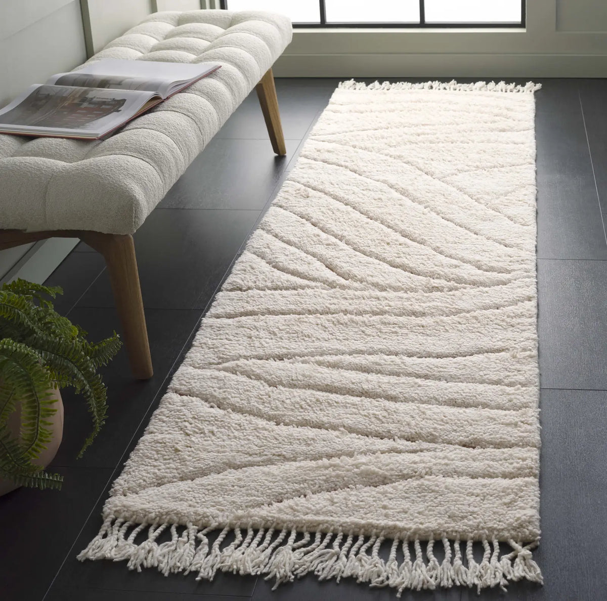 Safavieh Vermont 2'-3" x 8'-0" Rug in Ivory