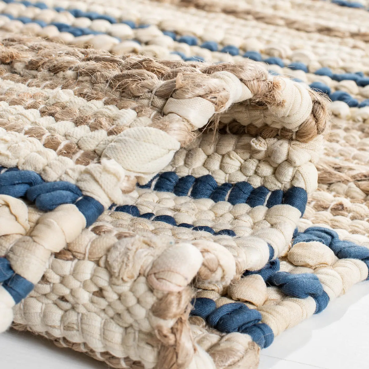 Safavieh Cape Cod 5'-0" x 8'-0" Rug in Natural / Blue
