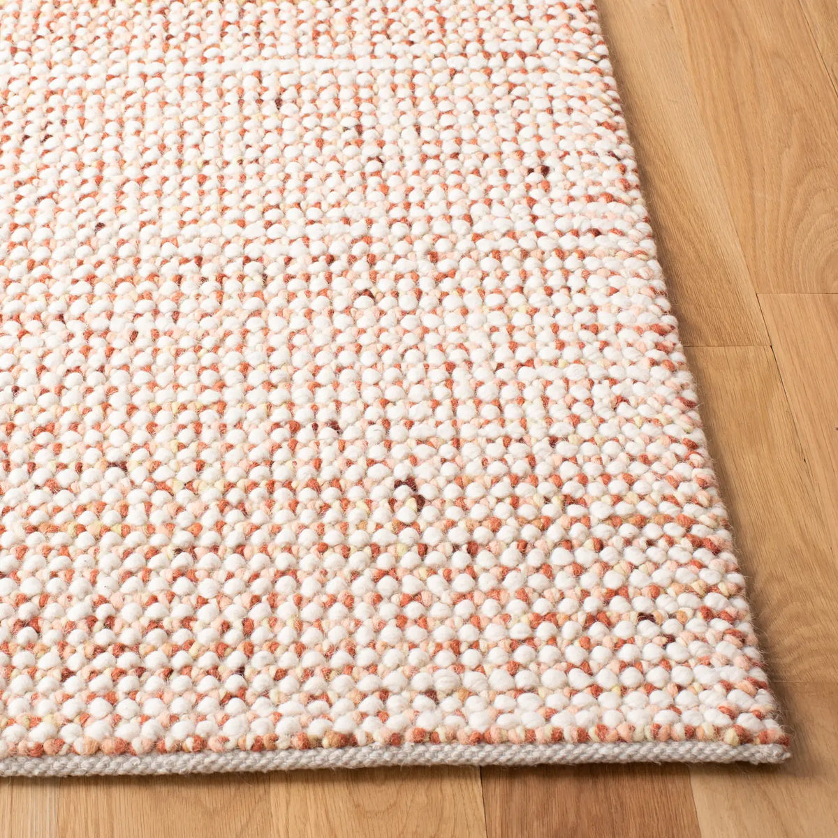 Safavieh Vermont 4'-0" x 6'-0" Rug in Ivory / Rust