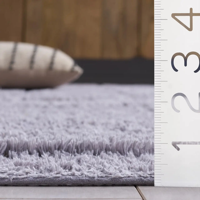 Safavieh Easy Care 4'-0" x 6'-0" Rug in Lilac