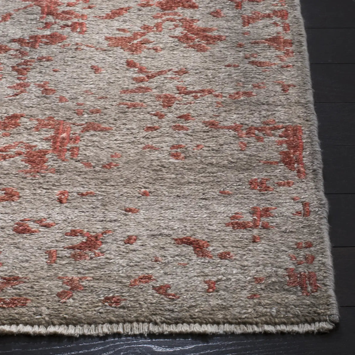 Safavieh Centennial 6'-0" x 9'-0" Rug in Grey / Red