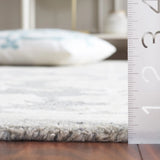 Safavieh Ebony 4'-0" x 6'-0" Rug in Silver / Ivory