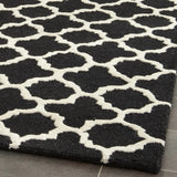 Safavieh Cambridge 5'-0" x 8'-0" Rug in Black / Ivory