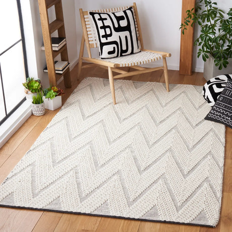 Safavieh Natura 4'-0" x 6'-0" Rug in Ivory / Black