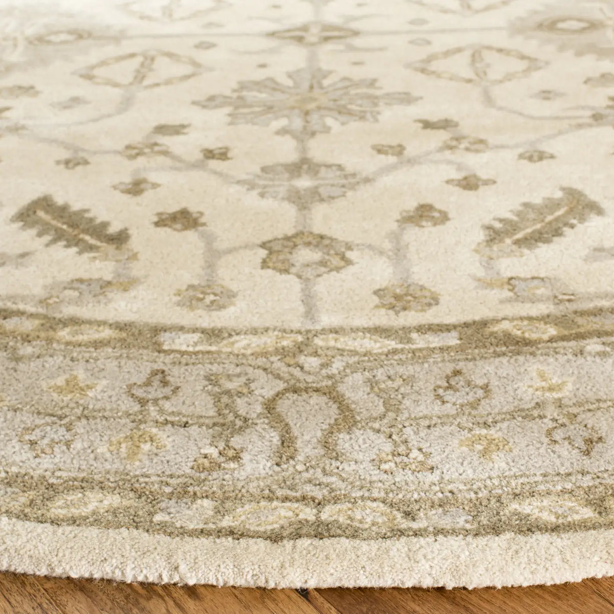 Safavieh Royalty 7'-0" x 7'-0" Rug in Cream / Light Grey